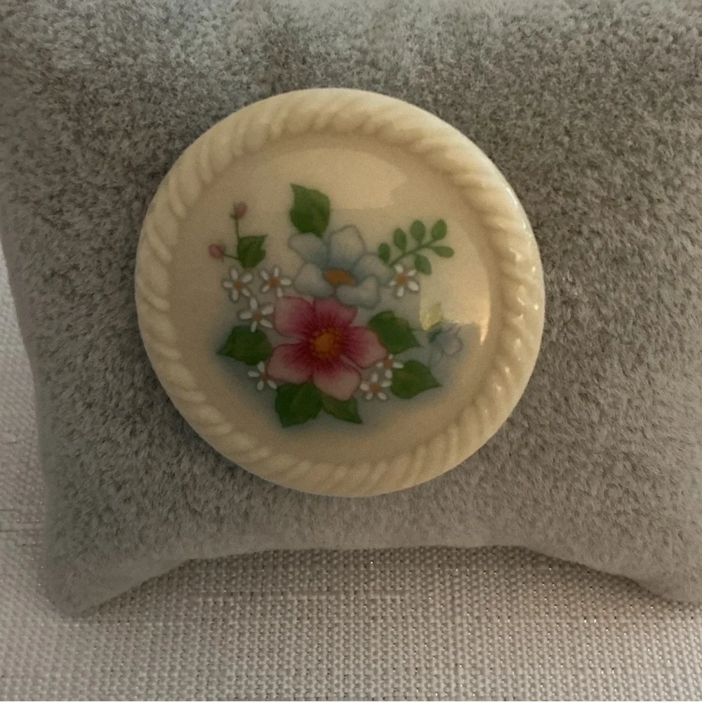 Avon Vintage “Spring Bouquet” Ceramic Brooch